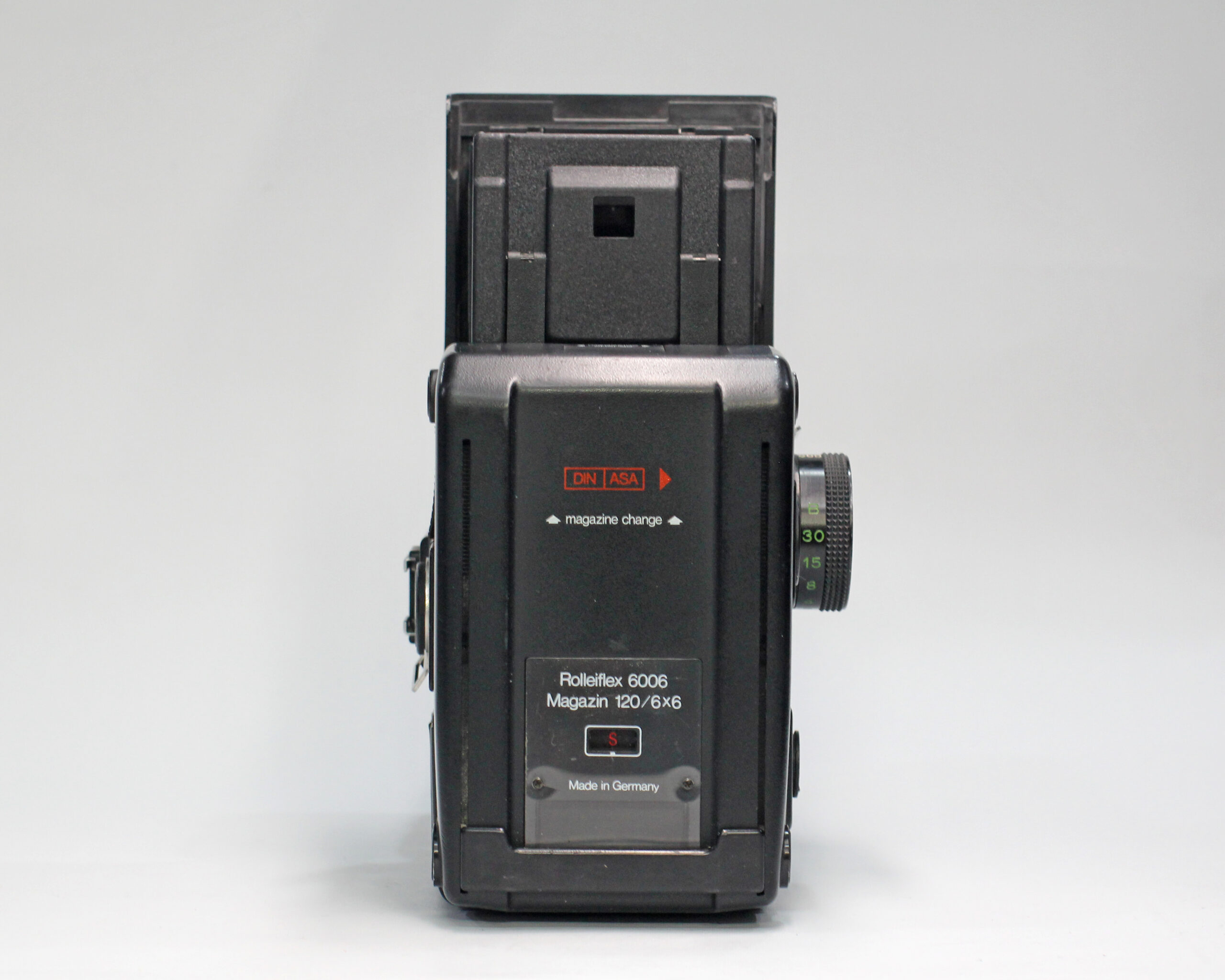 Rolleiflex 6006 Medium Format - 50mm f/4 Rollei Distagon Lens - Image 3